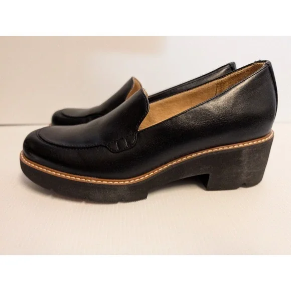 Naturalizer Cabaret Black Loafers - Picture 4 of 9